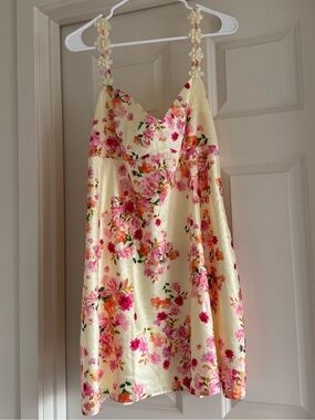Beginning Boutique Marbelle Yellow Bloom Satin Mini Dress Size 18 NEW